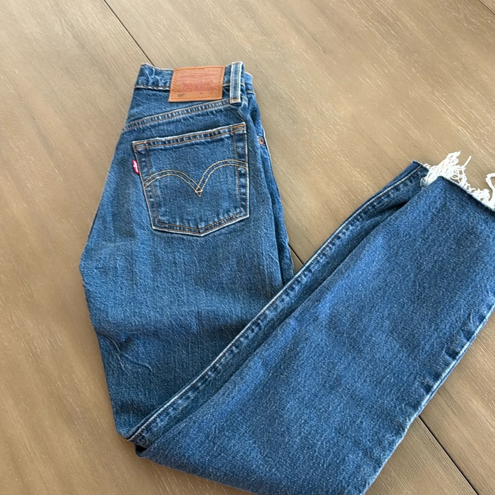 Brand New Women’s 501 Levi Jeans